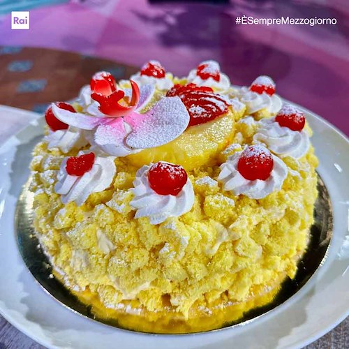 Festa della donna, la Torta mimosa di Sal De Riso è all’ananas /RICETTA<br />&copy; È sempre mezzogiorno
