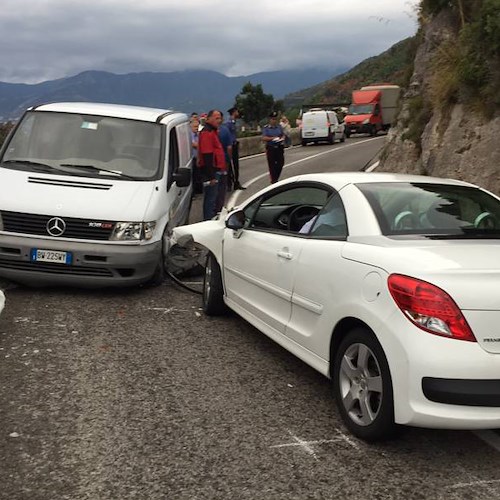 Incidente a Capo d'Orso: frontale tra due auto. Traffico in tilt /FOTO
