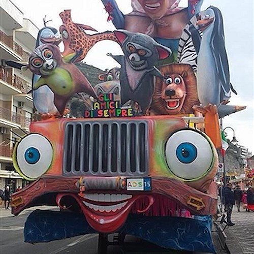Maiori, 'Arriva Madagascar' vince la 42esima edizione del Gran Carnevale