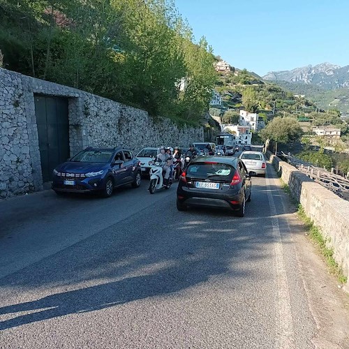 Traffico in tilt a Civita sulla strada per Ravello