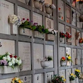 A Cetara Parroco e Sindaco al cimitero per benedizione tombe