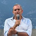 A Praiano il monologo di Luigi de Magistris: “Noi e la Costituzione”