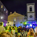 A Praiano torna la Notte Bianca: 10 agosto suoni, colori e sapori tra le piazze del borgo