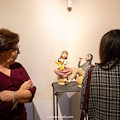 A Salerno prende vita l’arte di Irene Kowaliska: Rita Cafaro trasforma i suoi disegni in scultura