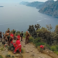 Agerola, esercitazione militare lungo il Sentiero degli Dei con il Battaglione Trasmissioni Vulture