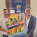 Atrani, il quadro che ha ispirato le maglie “Numero U” entra in Comune