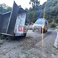 Camion si ribalta a Maiori: traffico paralizzato, ferito un 60enne
