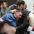 Follia omicida a Napoli: si barrica in casa e comincia a sparare / FOTO