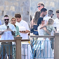 In yacht per visitare la Divina c'è Adam Levine, frontman dei Maroon 5 