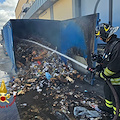 Incendio a supermercato di Pontecagnano: in fiamme il compattatore dei cartoni