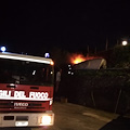 Incendio nella notte in un cantiere nautico di Scala. S’indaga [FOTO]