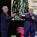 Lino Banfi incanta Salerno: standing ovation al Premio Charlot. Ora si attende il gran finale con Bova, Scamarcio e tanti altri