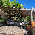 Locanda degli Agrumi: charme mediterraneo e un espresso d’eccellenza con vista sulla Costa d’Amalfi