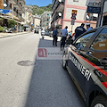 Maiori, lite per un sorpasso si trasforma in aggressione con coltello 