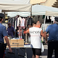 Maiori, momenti di tensione al mercato per un ambulante in protesta. Banchi aperti fino alle 20
