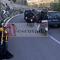Motociclista investe un pedone sulla Statale Amalfitana: entrambi ricoverati in ospedale 