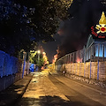 Nocera Superiore, maxi incendio nella notte in un capannone industriale: nessun ferito