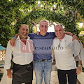 Paolo Bonolis accolto come un amico di vecchia data nella “città del gusto”: cena al Giardiniello