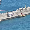 Positano, malore in spiaggia a Laurito: turista americano soccorso e trasferito via mare ad Amalfi
