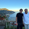 Ravello, Antonio Conte in visita a Villa Rufolo con la famiglia