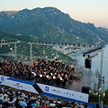 Ravello, standing ovation per Harding e l’Accademia di Santa Cecilia a Villa Rufolo