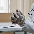 Salerno, medico e docente universitario sospeso per 12 mesi: accuse di stalking, concussione e truffa ai danni dello Stato