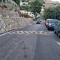 Sicurezza stradale, a Scala nuovi dossi con bande antiscivolo e riflettenti