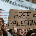Solidarietà per la Palestina: studenti in corteo a Maiori per chiedere il cessate il fuoco