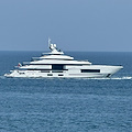 Superyacht da sogno al largo della Costiera Amalfitana: Stella Maris, Aura e JAS incantano residenti e turisti