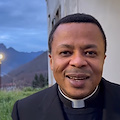 Tramonti, un pranzo di beneficenza nel giorno del 18esimo anniversario di ordinazione sacerdotale di Don Justin 