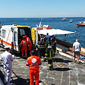 Uomo in mare al largo della Costa d'Amalfi. Algerino in stato di ipotermia portato a Castiglione