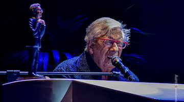 A Peppino Di Capri la Chiave della Città: l'Isola Azzurra celebra la sua icona musicale