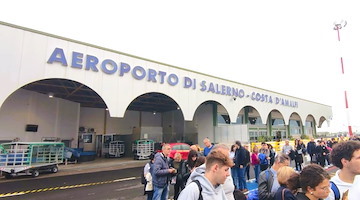 Aeroporto, oggi si inaugura la nuova insegna “Costa d’Amalfi e del Cilento” 