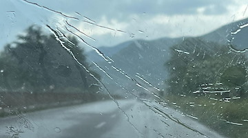 Allerta meteo gialla in Campania: dalla mezzanotte attesi temporali, vento forte e perfino grandine