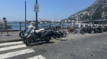 Amalfi, per un pugno di stalli in più e una bici in meno: il diritto negato ai ragazzi