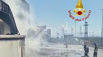 Battipaglia, qualità dell'aria sotto controllo: nessun allarme PM10 dopo l'incendio