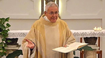 Buon 89° Compleanno a don Luigi Colavolpe: faro spirituale della Diocesi di Amalfi 