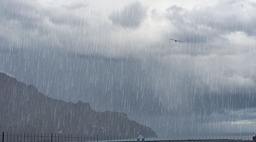 Campania, allerta meteo gialla anche il 23 agosto: previsti temporali improvvisi e raffiche di vento