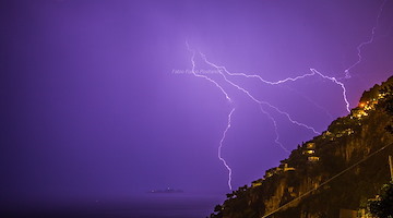 Campania, allerta meteo gialla per temporali dalle 16 di oggi 