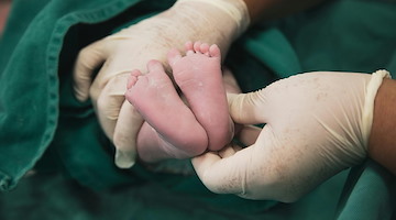 Campania, De Luca e Fortini alle ASL: “In ospedale stanze separate per le donne che hanno abortito”