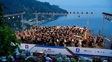 Ceretta e Pagano sul Belvedere di Villa Rufolo: il sinfonico protagonista al Ravello Festival