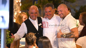 Continua al vacanza di Conor McGregor in Costa d'Amalfi: tappa di gusto da Sal De Riso / FOTO 