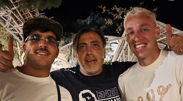 Enzo Mammato riunisce amici vip a Poltu Quatu: tra calcio, affetti e grandi risate