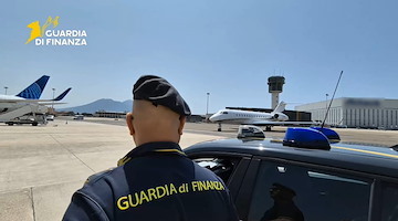 Evasione da oltre 2 milioni per i voli privati: 134 società segnalate al fisco a Napoli