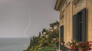 Fulmini in Costiera: il temporale di primavera che ha rinfrescato l’anima… e il clima