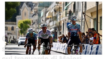 Giro di Campania, tappa a Maiori: vittoria in volata per Leonardo Vesco