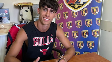 Giuseppe De Cupertinis firma con l'AZ Picerno: il 15enne di Maiori approda in Lega Pro