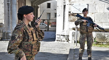 Intervento provvidenziale dell’Esercito a Nola: militari salvano una ragazza colpita da malore