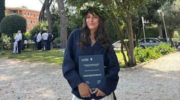 Laurea in Economia e Management alla LUISS per Zoe Mormile di Minori