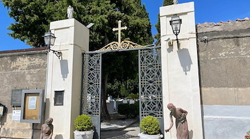 Maiori, Tar boccia antenna sul promontorio: «Cimitero vincolato per legge»